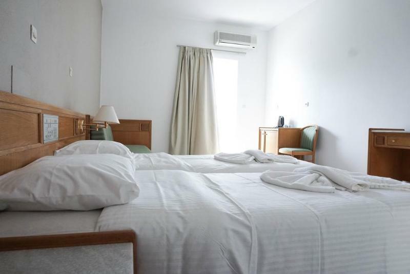 Dioni Hotel Аделианос Кампос Екстериор снимка