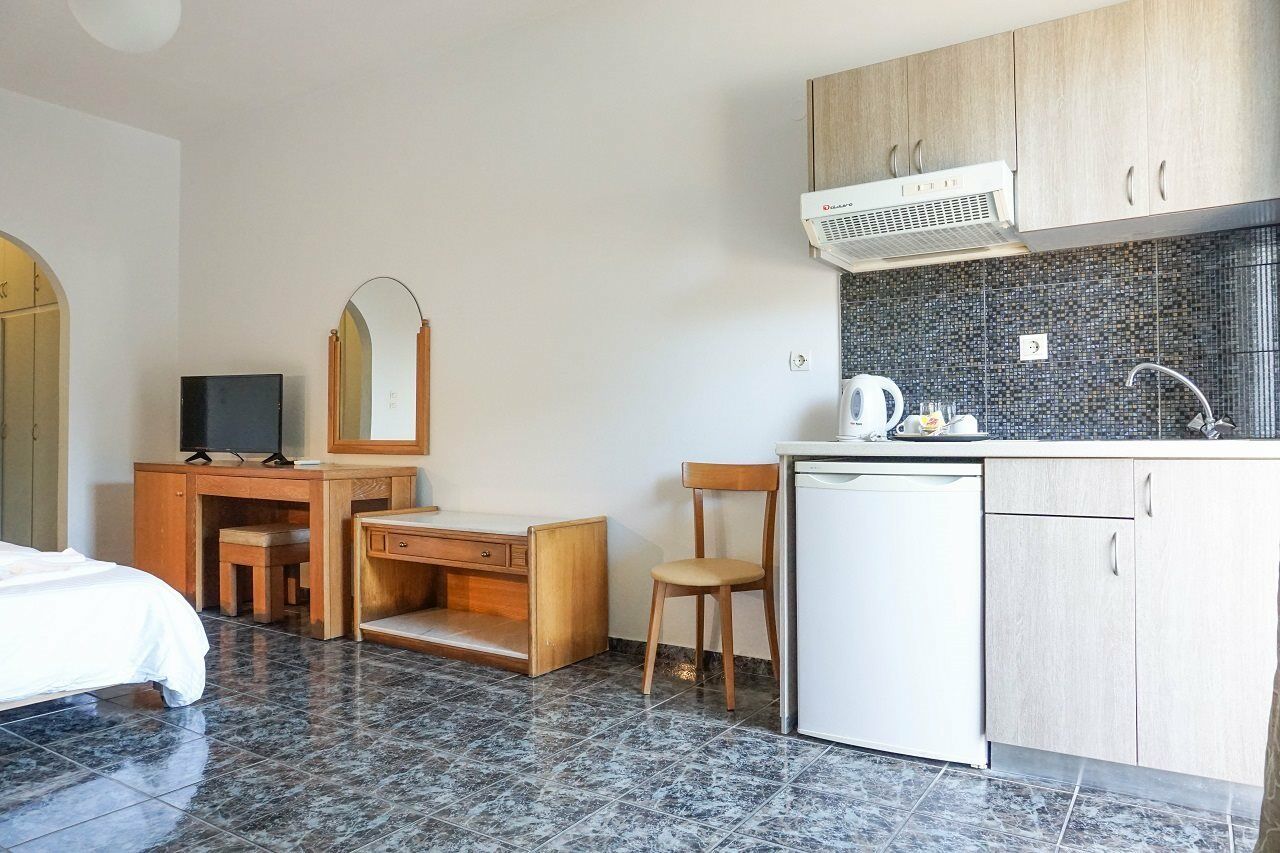 Dioni Hotel Аделианос Кампос Екстериор снимка